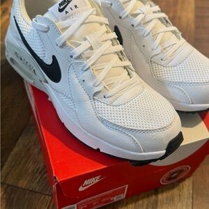 Women’s Nike Air Max Excee 7.5